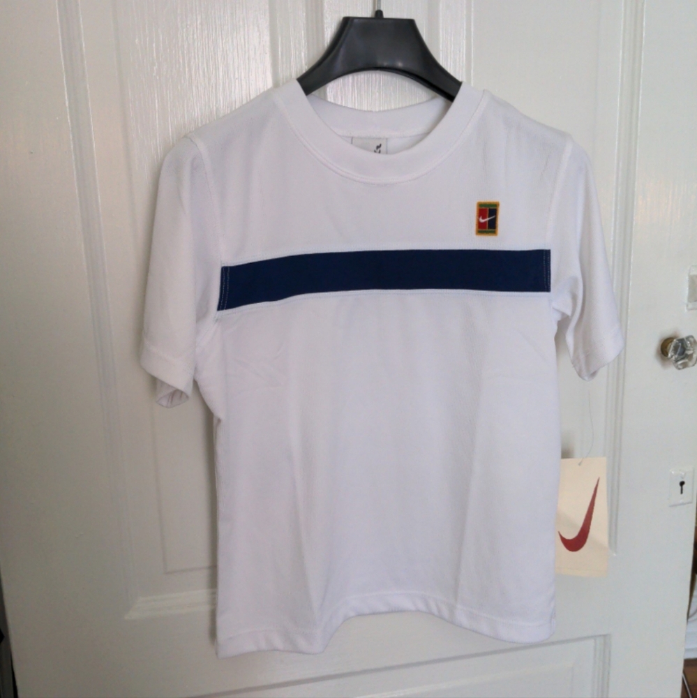Nike vintage dri-fit tennis top